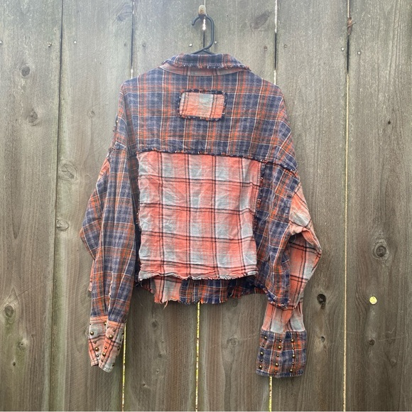 Oli and Hali Blue and Orange Plaid Studded Button Down XL - Picture 7 of 8
